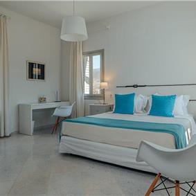 4 bedroom villa with pool, Paros, sleeps 8